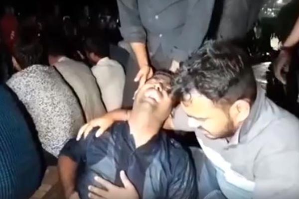 'মা কই? আমি ছাত্রলীগ করব না', হাউমাউ করে কাঁদলেন আব্দুল্লাহ (ভিডিও ভাইরাল)