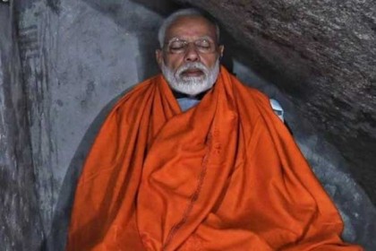 অবশেষে ধ্যান ভেঙে গুহা ছাড়লেন মোদি