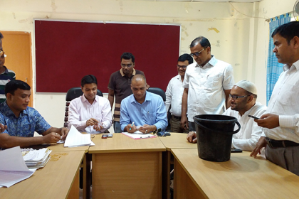 গম সংগ্রহ অভিযান উপলক্ষে ঠাকুরগাঁওয়ের বালিয়াডাঙ্গীতে লটারি 