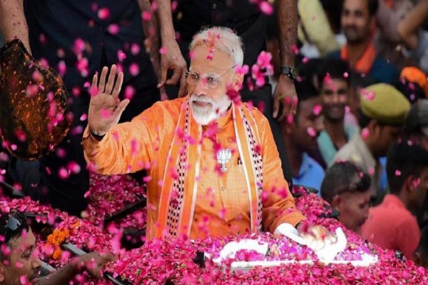 যে কারণে বুথ ফেরত সমীক্ষায় এগিয়ে মোদির এনডিএ জোট