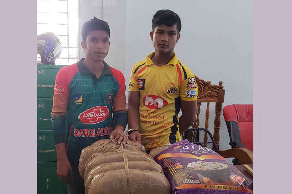 কসবায় গাঁজা পাচারকালে ২ জন গ্রেফতার