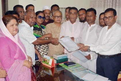 সরাসরি কৃষকের কাছ থেকে ধান কেনার দাবিতে বিএনপি’র স্মারকলিপি 