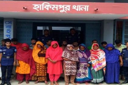 হাকিমপুরে পুলিশের উপর মাদক ব্যবসায়ীদের হামলা, আটক ১৫

