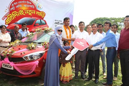 ওয়ালটন ফ্রিজ কিনে নতুন গাড়ি পেলেন বাচ্চু