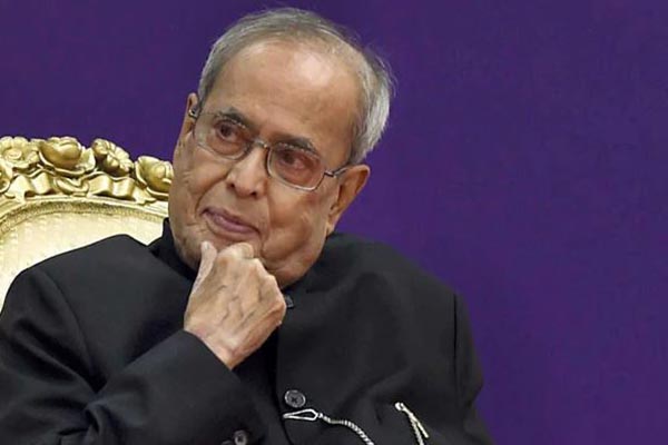 ইভিএমে কারচুপির অভিযোগ, উদ্বিগ্ন প্রণব মুখার্জি