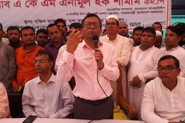 দুস্থ‌দের মা‌ঝে বস্ত্র বিতরণ ও সড়ক-বিদ্যুৎ উদ্বোধন পা‌নিসম্পদ উপমন্ত্রীর