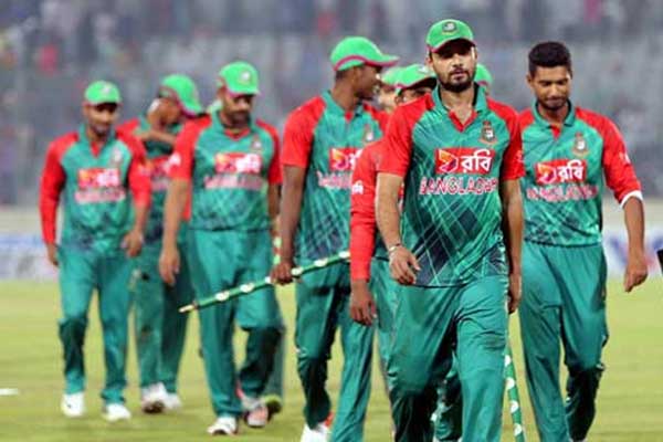 'মাশরাফি ট্রফি নিয়ে দেশে ফিরলেও অবাক হওয়ার কিছু থাকবে না'