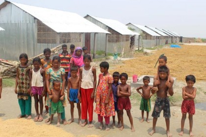 মাথা গোঁজার ঠাঁই পেয়ে খুশি সোনাতলার ১৪০ ভূমিহীন পরিবার