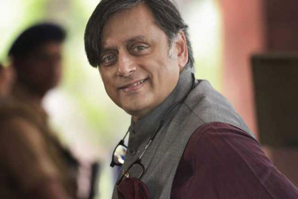 দিন শেষে হয় হতাশা, না হয় মুক্তি: শশী থারুর 