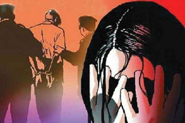 নোয়াখালীতে দুই সন্তানের জননীকে গণধর্ষণ, গ্রেফতার ২