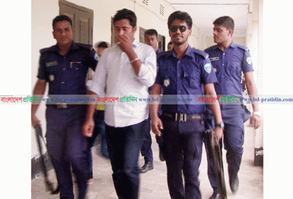 লক্ষ্মীপুরে মুঠোফোনে হাতে লেখা প্রশ্নপত্রসহ এক পরীক্ষার্থী আটক