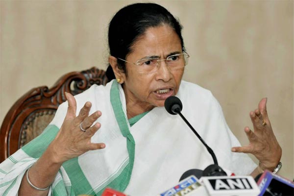 মুখ্যমন্ত্রীর পদে থাকতে চান না মমতা