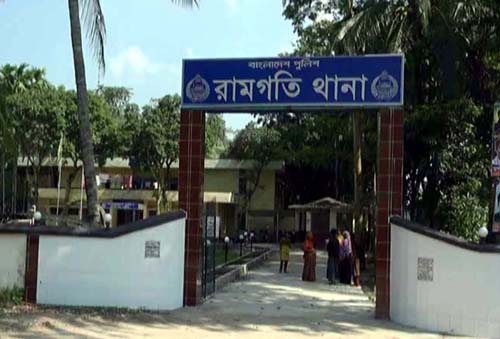 লক্ষ্মীপুরে পুলিশের কাছ থেকে আসামি ছিনতাই, গ্রেফতার ১১