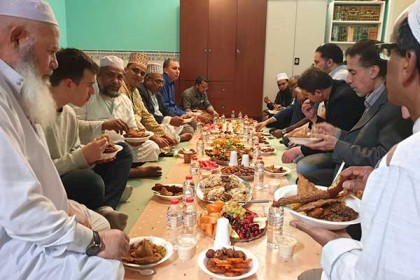 বার্লিনে বায়তুল মোকাররম মসজিদের উদ্যোগে ইফতার মাহফিল