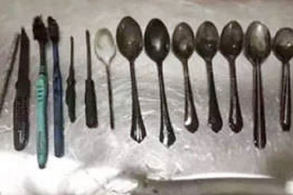 যুবকের পাকস্থলী থেকে ছুরি, স্ক্রু-ড্রাইভার, চামচ ও টুথব্রাশ উদ্ধার!