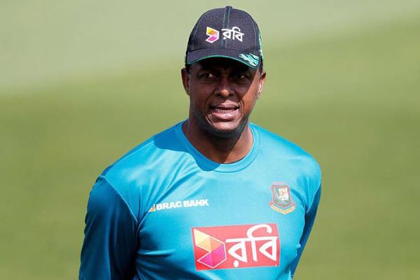 ওয়ালশ যখন নেট বোলার!

