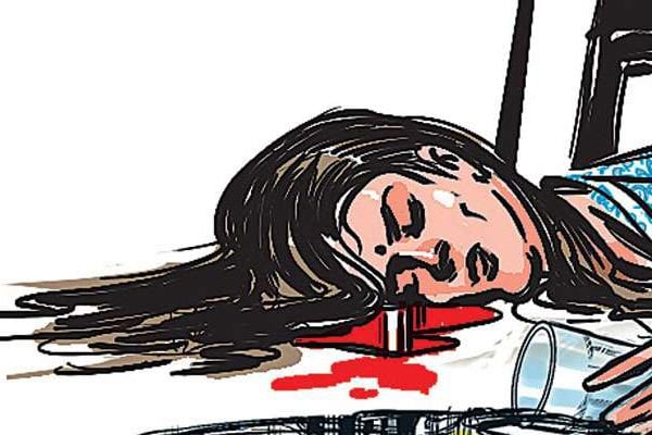 স্ত্রীর মাথা কেটে স্কুল ব্যাগে ভরে থানায় যুবক