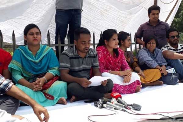 দাবি না মানলে রাজু ভাস্কর্যেই ঈদ করবেন ছাত্রলীগের পদবঞ্চিতরা 