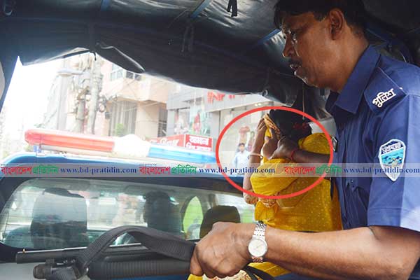 কুমিল্লা নগরীতে নারী ছিনতাইকারী আটক