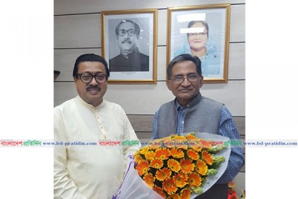 ইউজিসি চেয়ারম্যানের সঙ্গে নোবিপ্রবি’র উপাচার্যের সৌজন্য সাক্ষাৎ