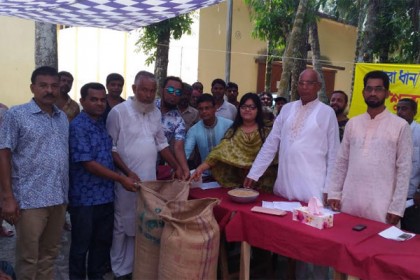 বাগেরহাটে কৃষকের কাছ থেকে ধান সংগ্রহ শুরু 