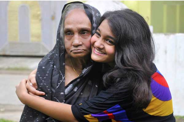পূর্বপশ্চিম সম্পাদক মুন্নির মায়ের ইন্তেকাল