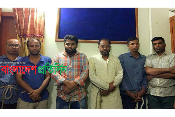 চট্টগ্রাম বিআরটিএতে অভিযান, আটক ১৫