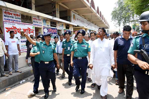 ঈদ যাত্রায় অতিরিক্ত ভাড়া নিলেই ব্যবস্থা : ডিএমপি কমিশনার