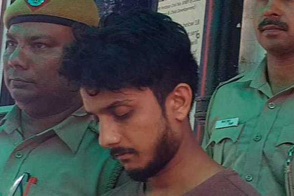 সম্পত্তির লোভে বাবাকে কুপিয়ে ২৫ টুকরা করলো ছেলে