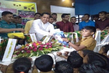 পথশিশুদের নিয়ে ডিসি বিপ্লবের ইফতার পার্টি