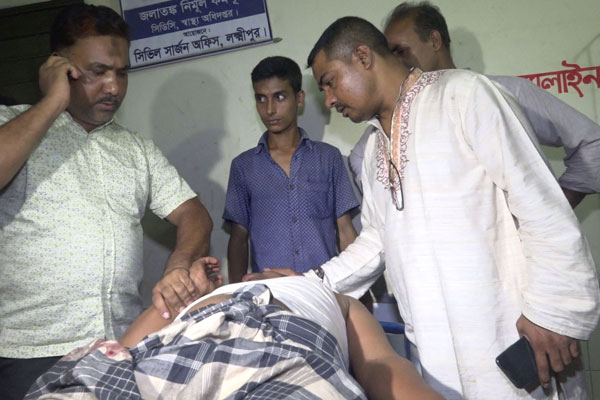 লক্ষ্মীপুরে স্বেচ্ছাসেবকলীগ নেতাকে অপহরণ করে হত্যার চেষ্টা, আটক ১