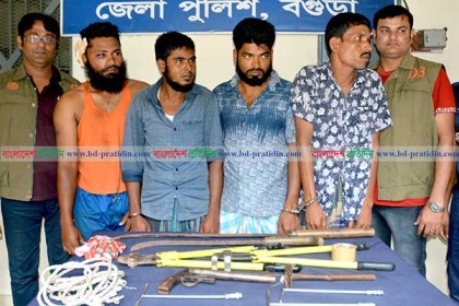 বগুড়ায় বন্দুকযুদ্ধে ২ ডাকাতসহ আহত ৫