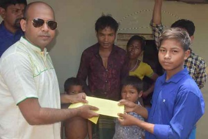 সেই সোনাই ত্রিপুরা পাড়ার ৬৭ শিক্ষার্থীর হাতে প্রধানমন্ত্রীর শিক্ষা বৃত্তি
