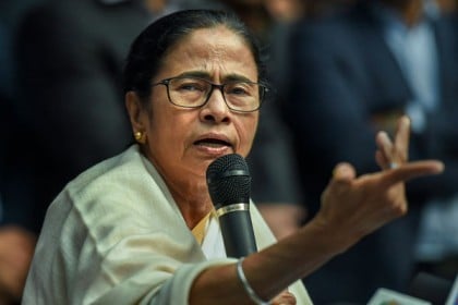 মমতার ঠিকানায় যেতে পারে 'জয় শ্রীরাম' লেখা ১০ লাখ চিঠি!