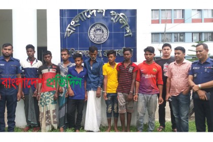 নাসিরনগরে ডাকাতির প্রস্তুতিকালে অস্ত্রসহ ৮ ডাকাত আটক 