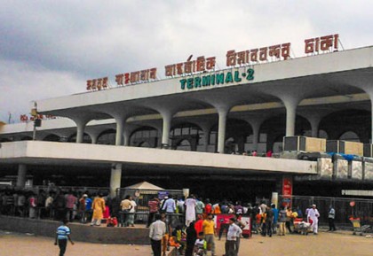 ফ্লাইট বাতিলের জেরে শাহজালালে ভাঙচুর