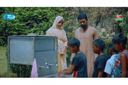 শিশুদেরকে পরিচ্ছন্নতা শিখালো রাইসা

