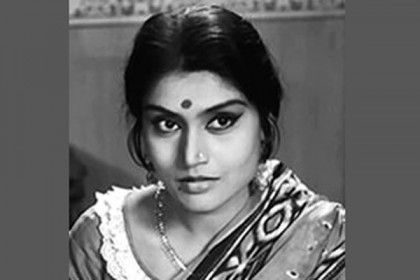প্রখ্যাত অভিনেত্রী ও গায়িকা রুমা গুহা ঠাকুরতা আর নেই
