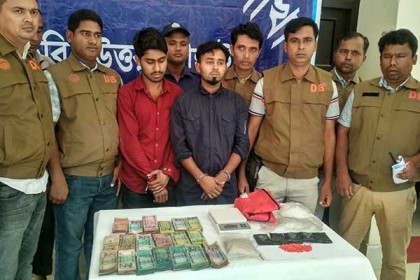 টাঙ্গাইলে ইয়াবা-হেরোইনসহ দুই মাদক ব্যবসায়ী গ্রেফতার