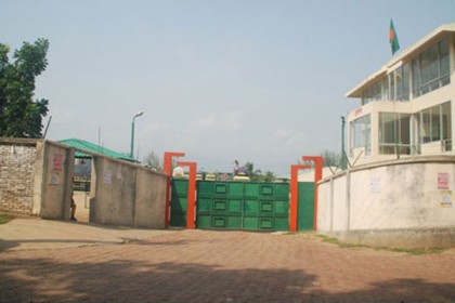 ৫ দিন টেকনাফ স্থলবন্দরে পণ্য উঠা-নামা বন্ধ
