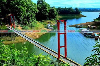 ঈদকে ঘিরে পর্যটক বরণে প্রস্তুত পাহাড়

