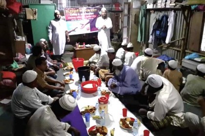 ইয়ং স্টার প্রবাসী কল্যাণ সংঘের ইফতার বিতরণ