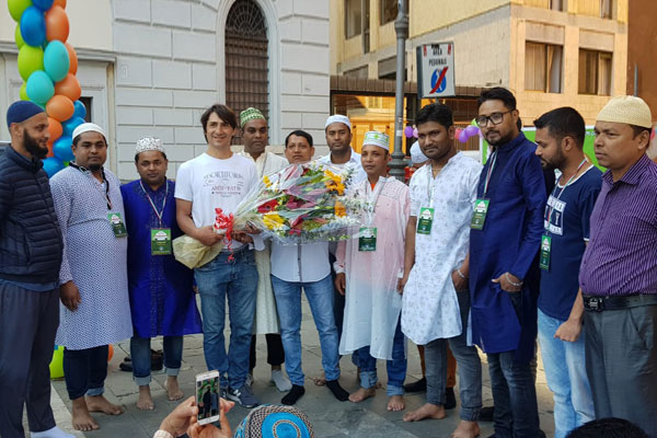 রোমের ট্রা‌স্টে‌ভে‌রে ঈ‌দের জামাত অনুষ্ঠিত 