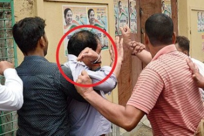 ভুল চিকিৎসায় শিশুর মৃত্যু; ডাক্তারকে বাড়ি ডেকে আটকে রেখে মারধর