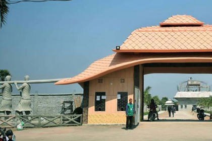 লাপুরের গ্রিনভ্যালি বিনোদন পার্কে আগুন