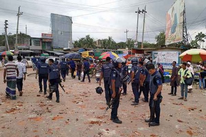 গরুর মাংসে হাড় বেশি দেওয়ায় দু’পক্ষের সংঘর্ষে আহত অর্ধশত