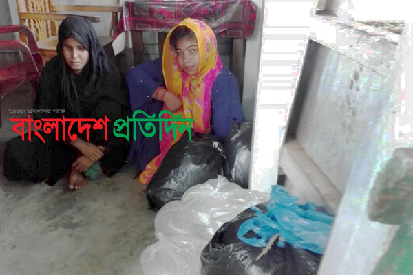 লামায় দেশীয় চোলাই মদ পাচারকালে ২ নারী গ্রেফতার