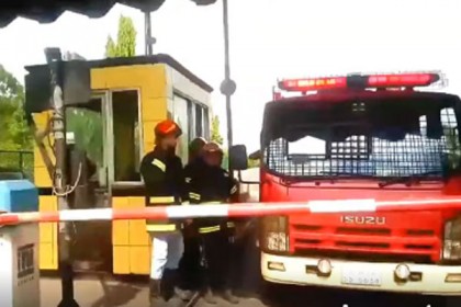 টোল না পেয়ে ফায়ার সার্ভিসের গাড়ি আটকে দেয়ার ভিডিও ভাইরাল