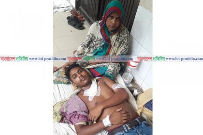 নোয়াখালীতে কলেজছাত্রকে গলা কেটে হত্যার চেষ্টা