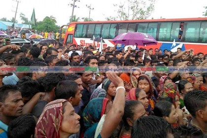 দেড় ঘণ্টা ঢাকা-চট্টগ্রাম মহাসড়ক অবরোধ জেলেদের